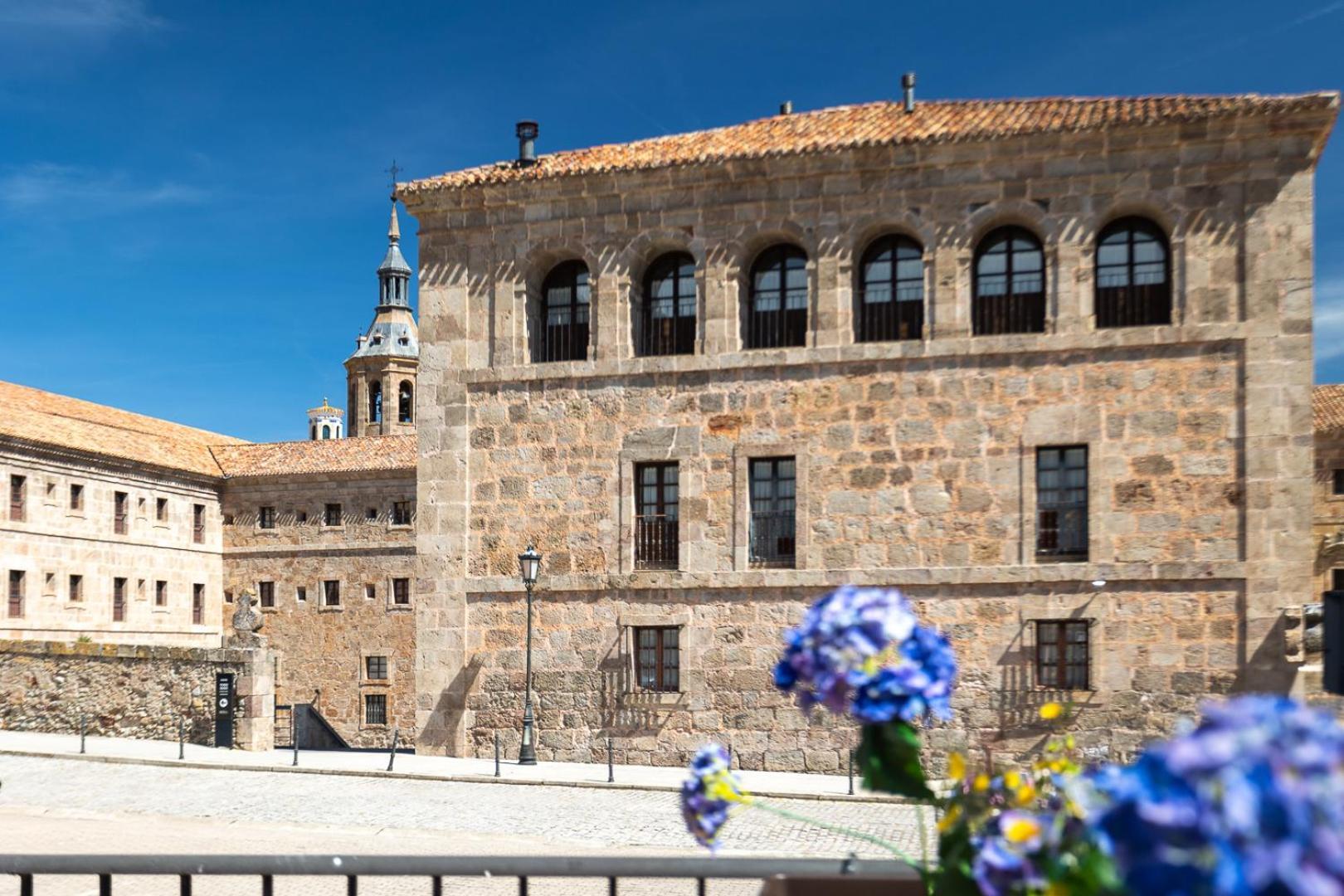 Hostería del Monasterio de San Millan San Millán de la Cogolla Exterior foto